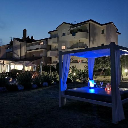 Villa Badi Lovrečica エクステリア 写真