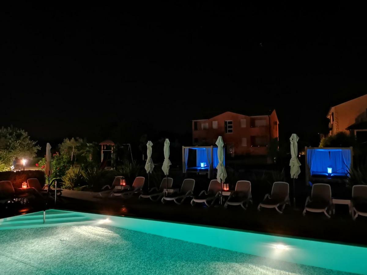 Villa Badi Lovrečica エクステリア 写真